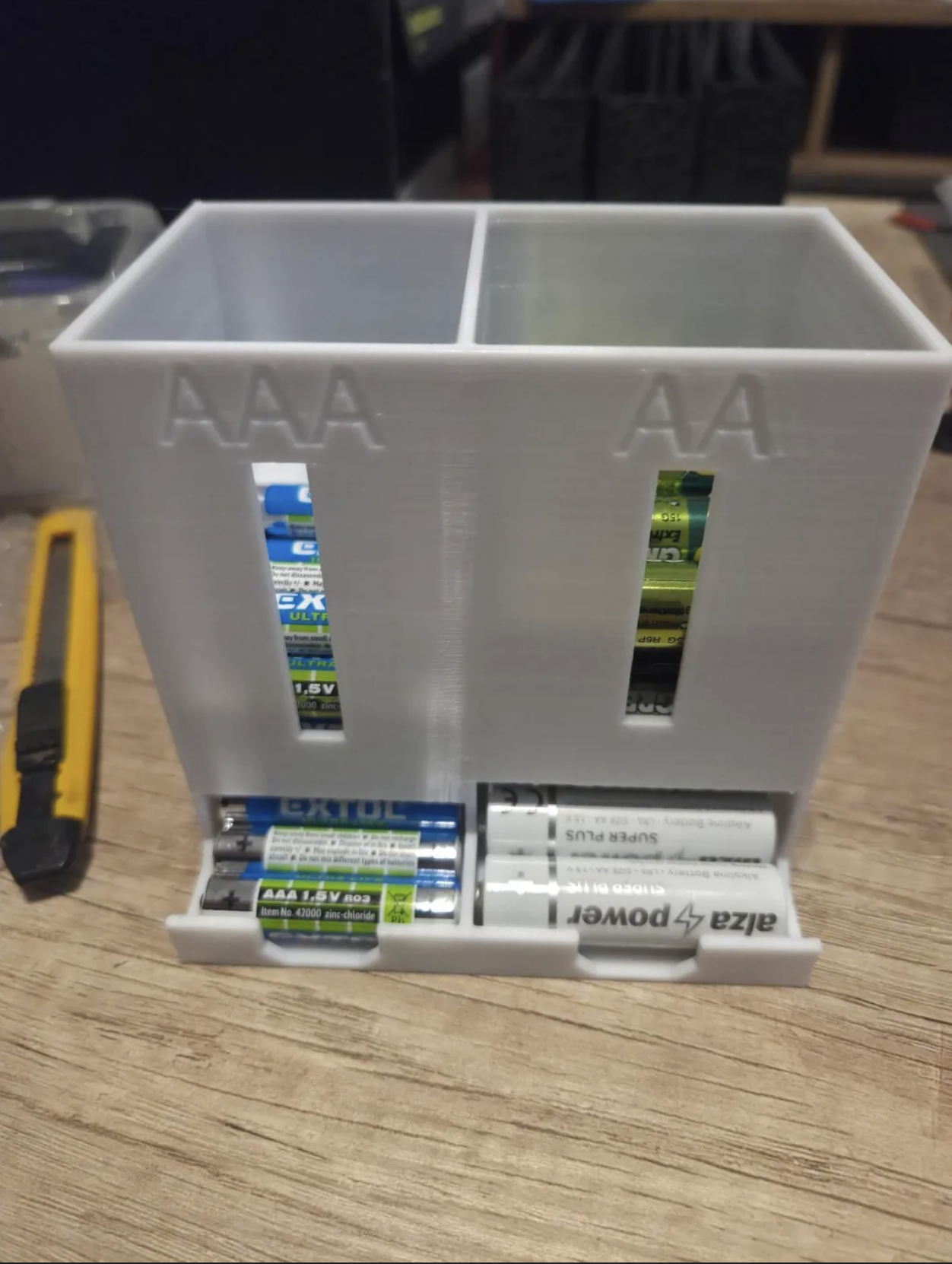 battery holder AAA, AA
